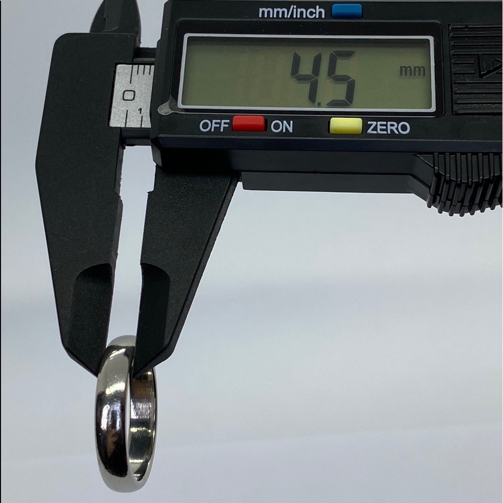 AUTH Tiffany & Co platinum wedding band - Picture 9 of 12